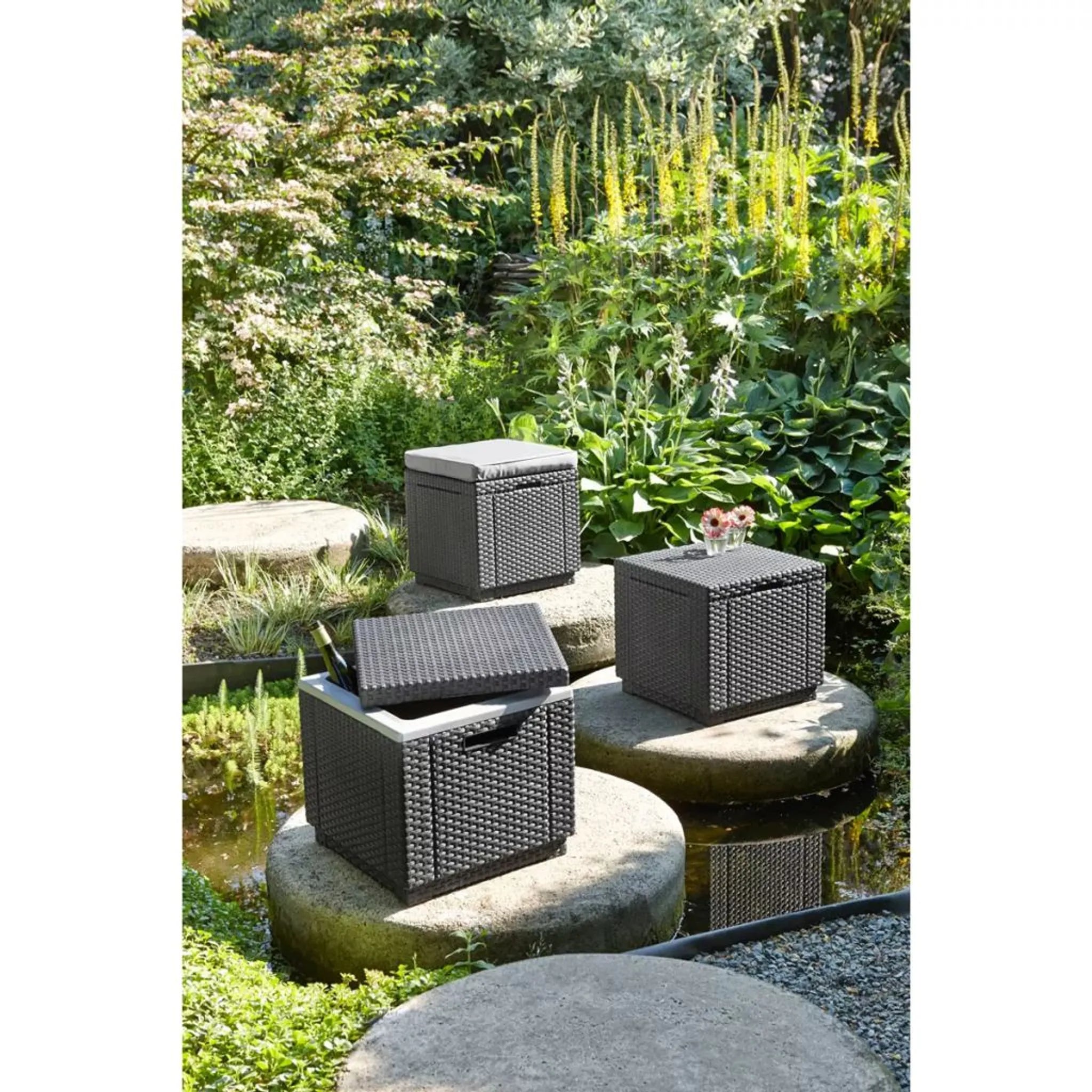 Tabouret Cube (39 x 42 cm) pour le jardin - Avec rangements et coussins