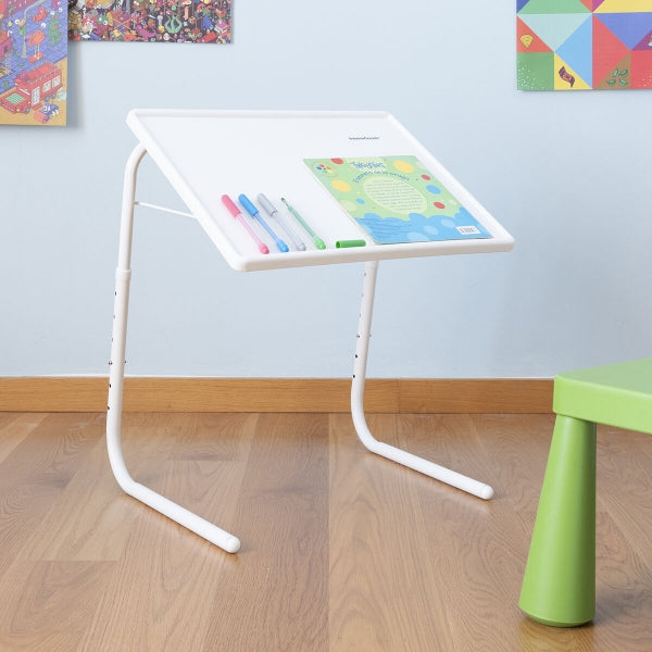 Folding table 